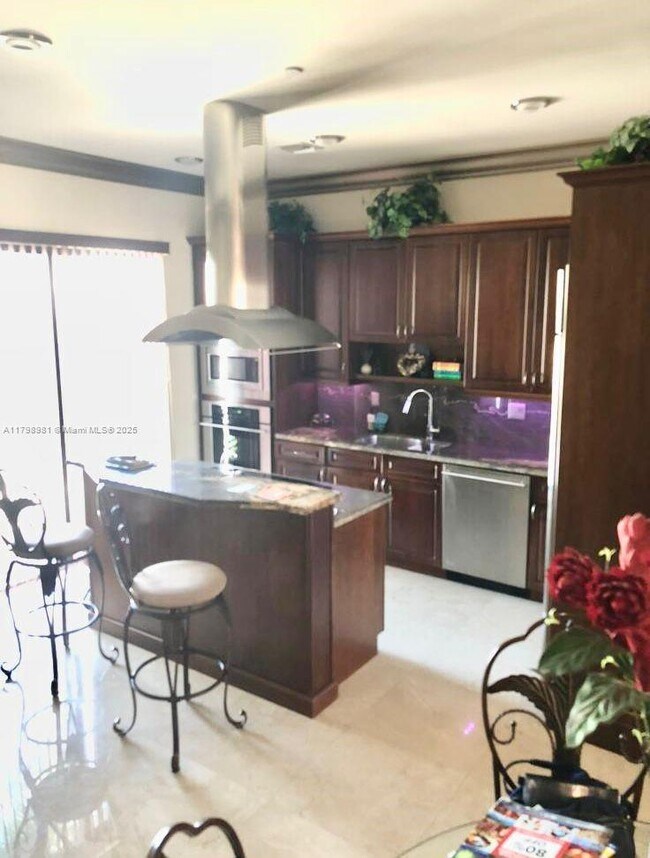 Foto del edificio - 2118 SE 7th St