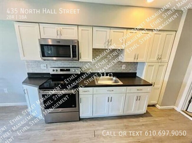 Building Photo - Beautiful Home A Few Blocks From Downtown