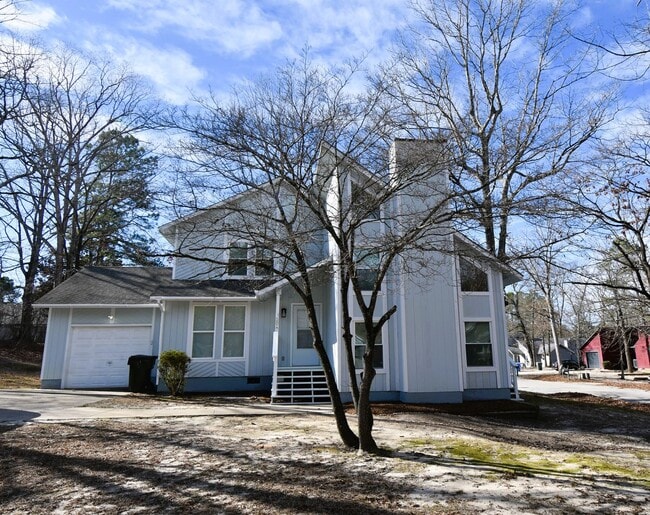 Building Photo - COMING SOON-3 BEDROOM 2 BATHROOM - NO PETS