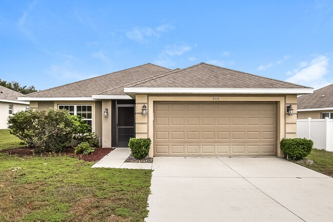 Building Photo - 905 Chestnut Dr