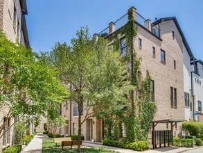Building Photo - 2113 Minehampton Ln