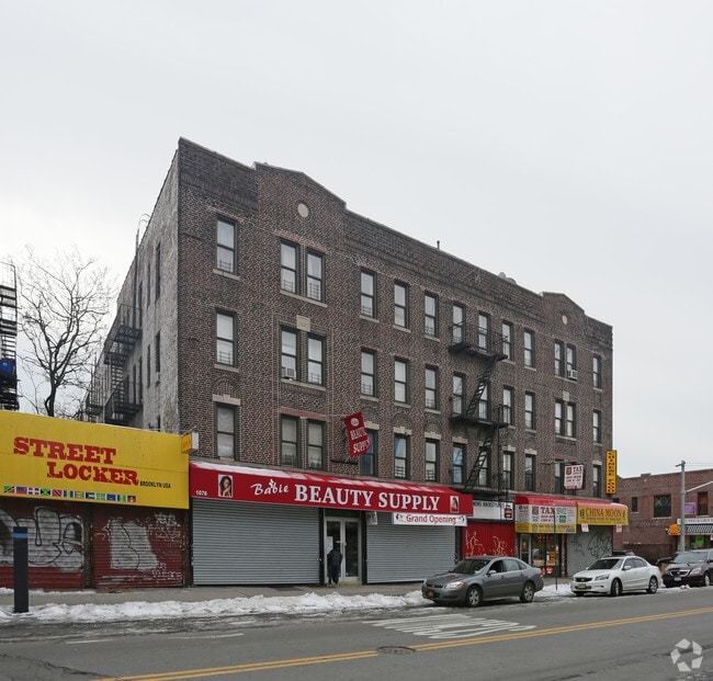 Building Photo - 1068-1076 Rutland Rd