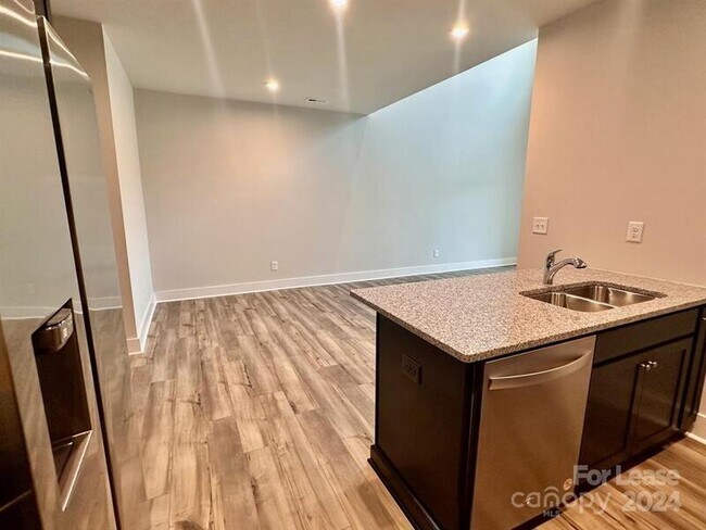 Foto del edificio - 9446 Munsing Dr