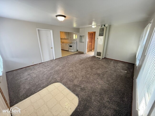 Foto del edificio - 2 Bedroom, 1 Bath Home with a Large Backyard!
