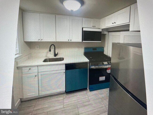 Foto del edificio - 2588 Iverson St
