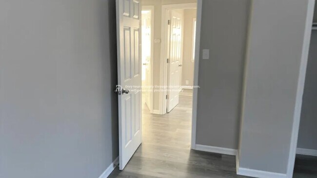 Foto del edificio - 5269 N 61st St