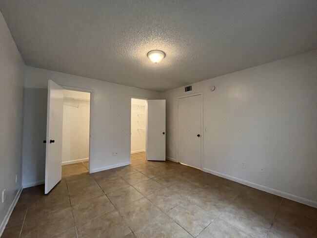 Building Photo - 4341 W McNab Rd