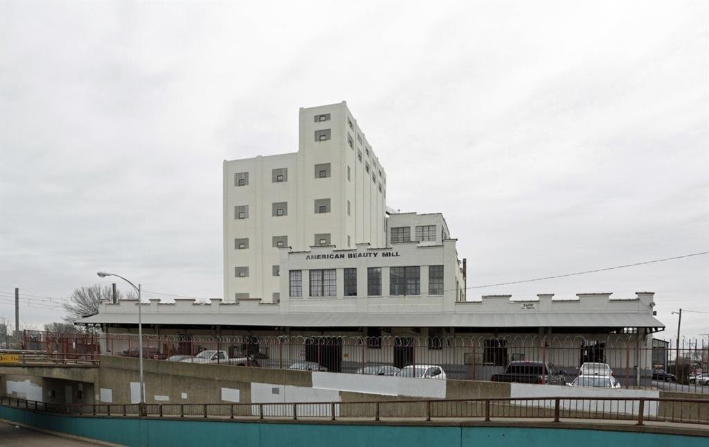 Foto principal - 2400 S Ervay St