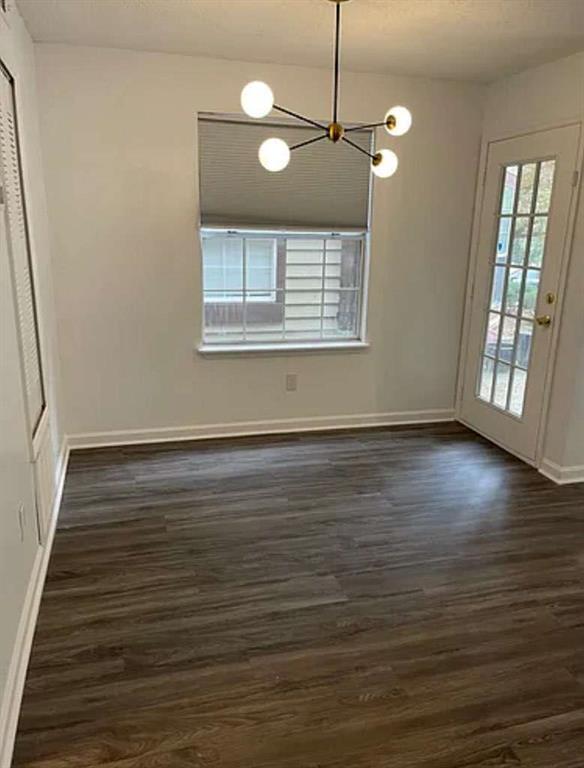 Foto del edificio - 1004 Sandy Ln Dr