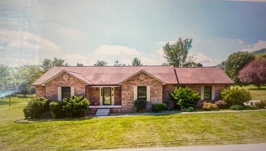 Building Photo - 125 Foothills Cir