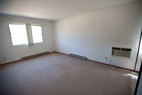 Building Photo - Longfellow Gardens Apartment Homes