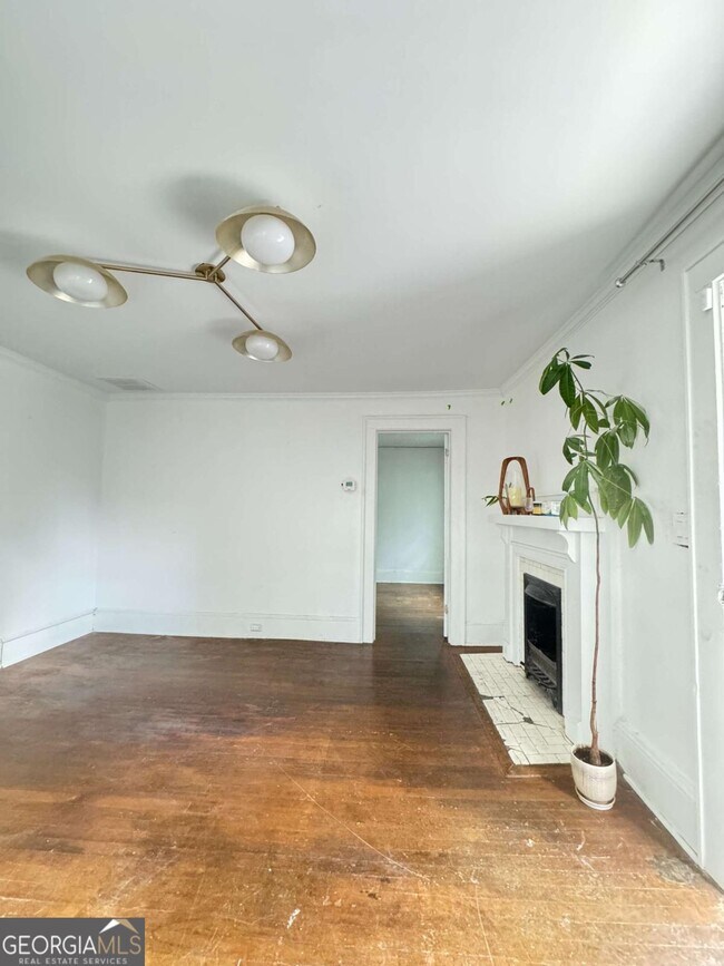 Building Photo - 52 Delmont Dr NE