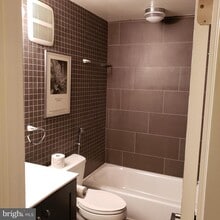 Building Photo - 534 S Charles St