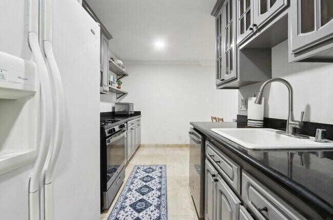 Foto del edificio - 38455 Bronson St