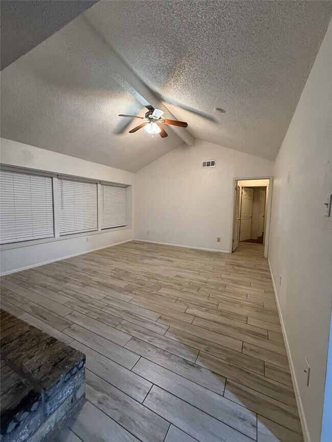 Building Photo - 3323 Big Horn Ct