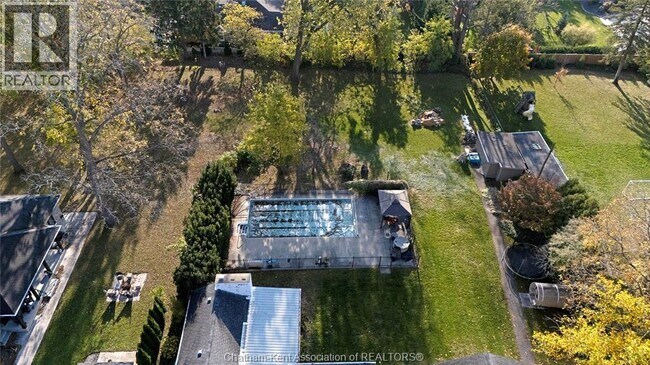 Building Photo - 6 Devon Dr