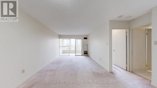 Photo du bâtiment - 75 King St E