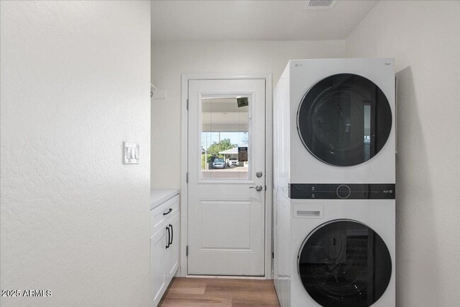 Foto del edificio - 2623 N 74th Pl