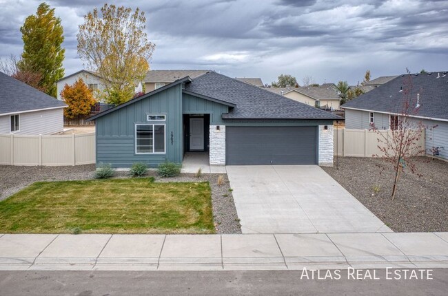 Building Photo - Open Floor Plan | New 4bd, 2bth Home