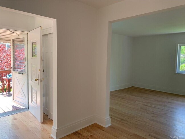 Building Photo - 2311 Delanoy Ave