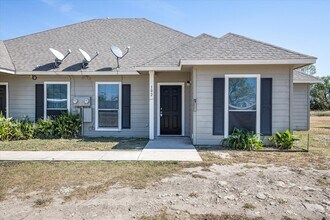 Building Photo - 102 Collett Ct
