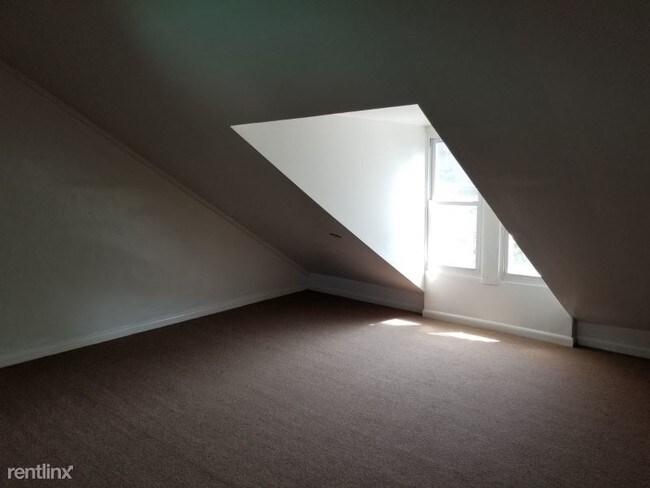 Foto del edificio - 3 br, 1 bath House - 256 S 13th St