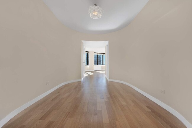 Building Photo - 330 E 38th St