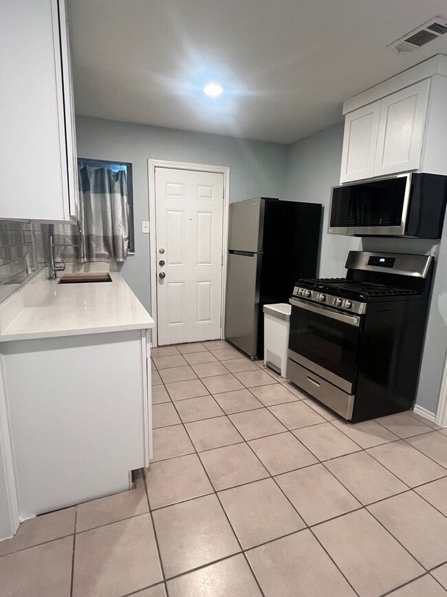 Foto del edificio - 520 N Montreal Ave