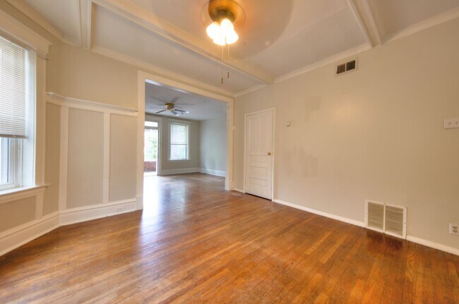 Foto del edificio - 3111 Portis Ave