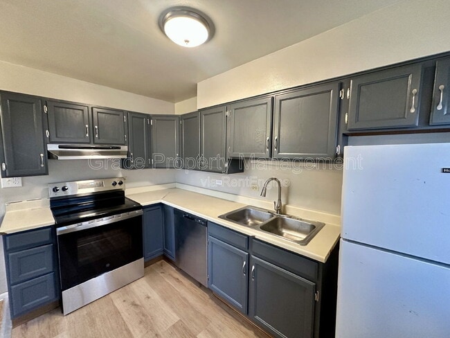 Foto del edificio - 3523 S Downing St