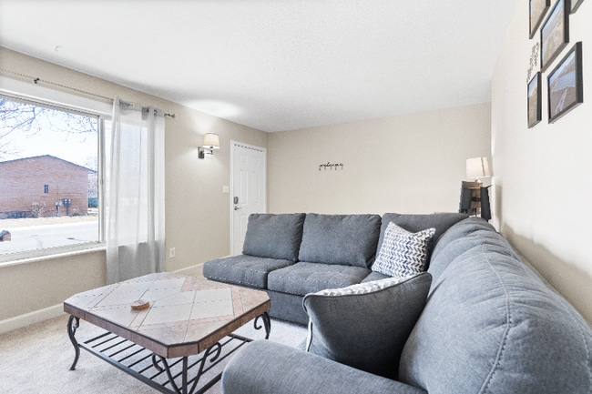 Building Photo - 1625 Banyan Dr