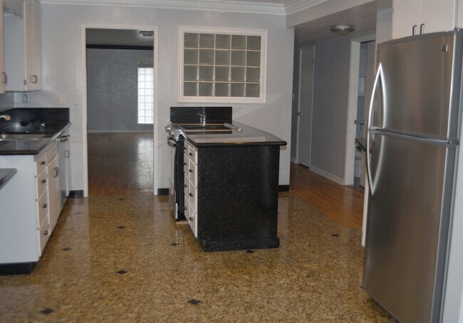 Building Photo - Updated 3 Bed 2 Bath Rambler with Bonus Room