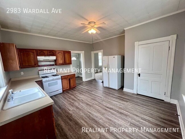 Building Photo - 2983 Wardall Ave
