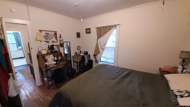 Foto del edificio - 215 Pleasant St