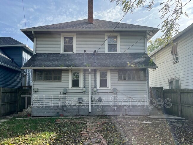 Building Photo - 332 S Emerson Ave