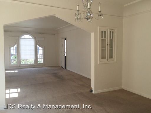 Building Photo - 326 N Curson Ave