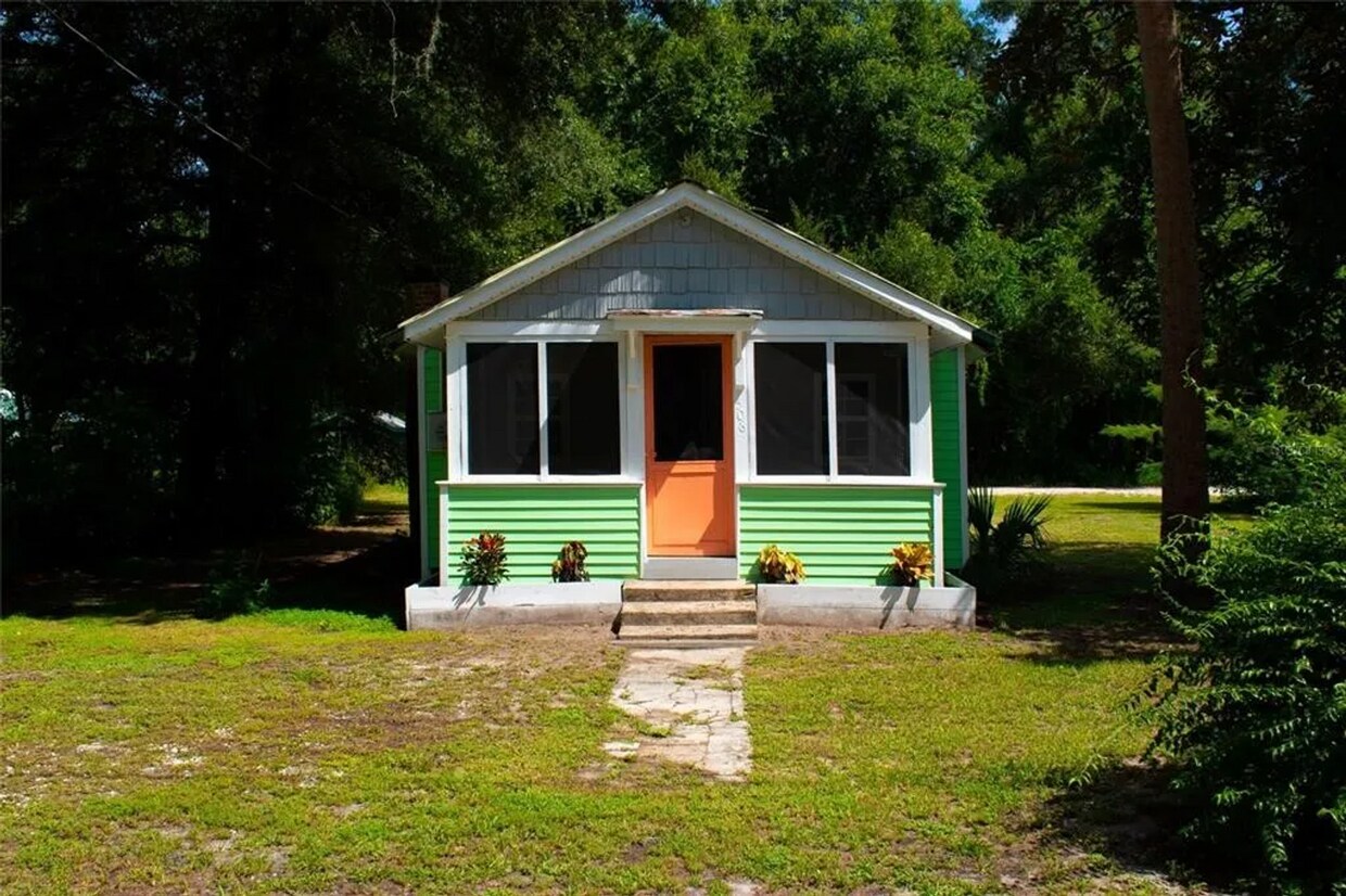 Foto principal - 1 Bed 1 Bath Home Pet Friendly Section 8 &...