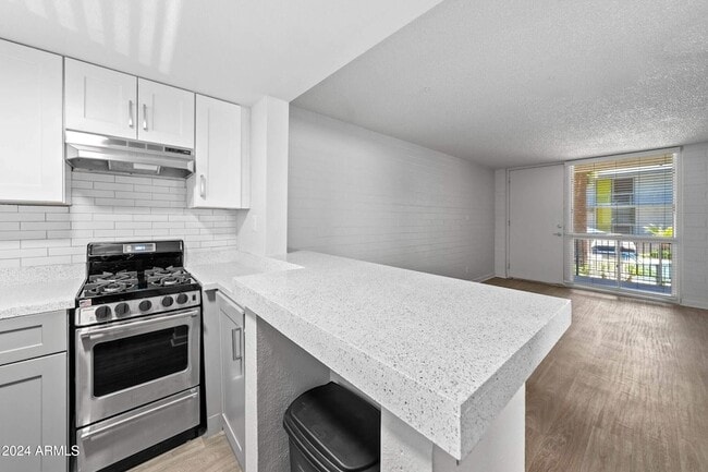 Photo - 1601 W Camelback Rd Apartment