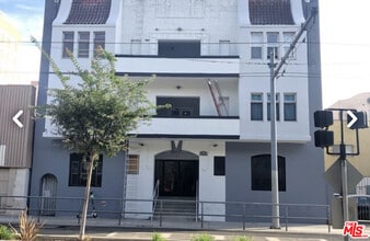 Building Photo - 1420 Flower St