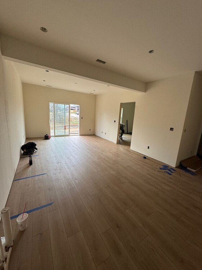 Foto del edificio - 4919-4921 Silver Mill Dr.