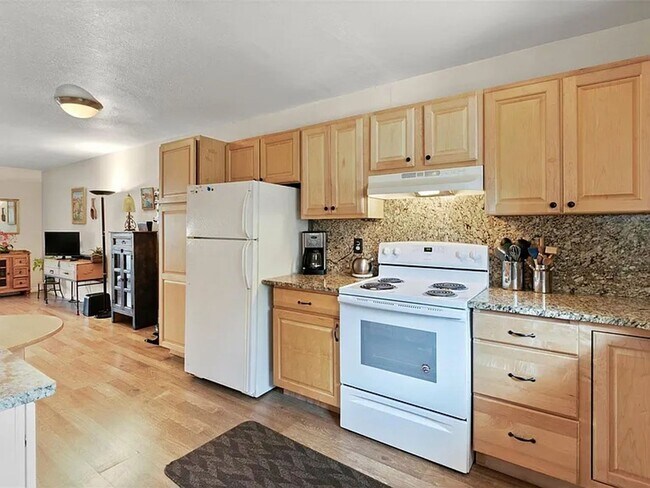 Building Photo - 2-Bedroom / 1-bath Charming Coronado Villa...