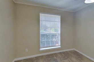 Building Photo - 1838 Turtle Creek Dr