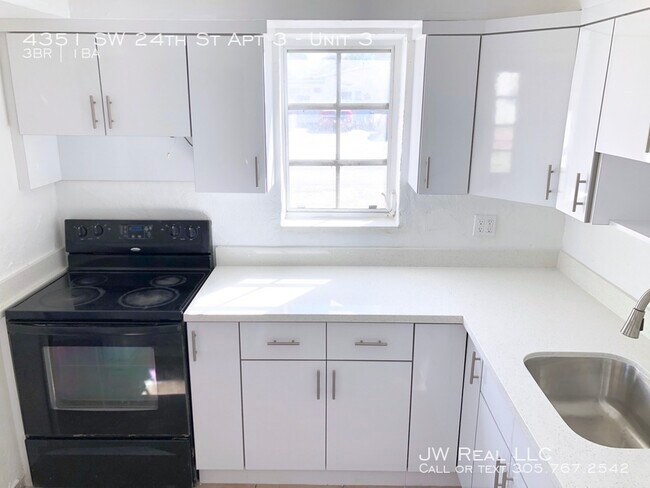 Foto del edificio - 4351 SW 24th St
