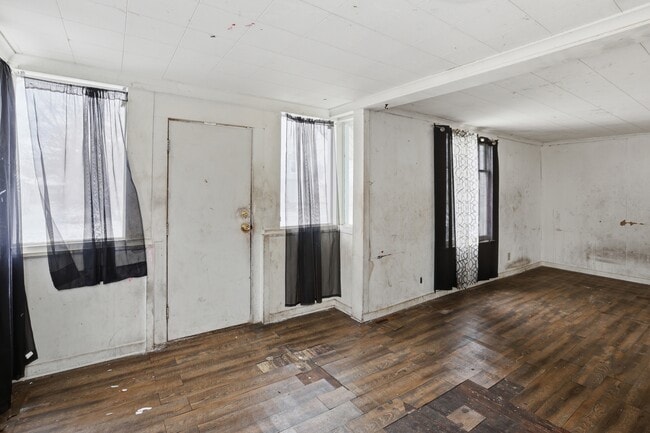 Building Photo - 2310 Jerome St