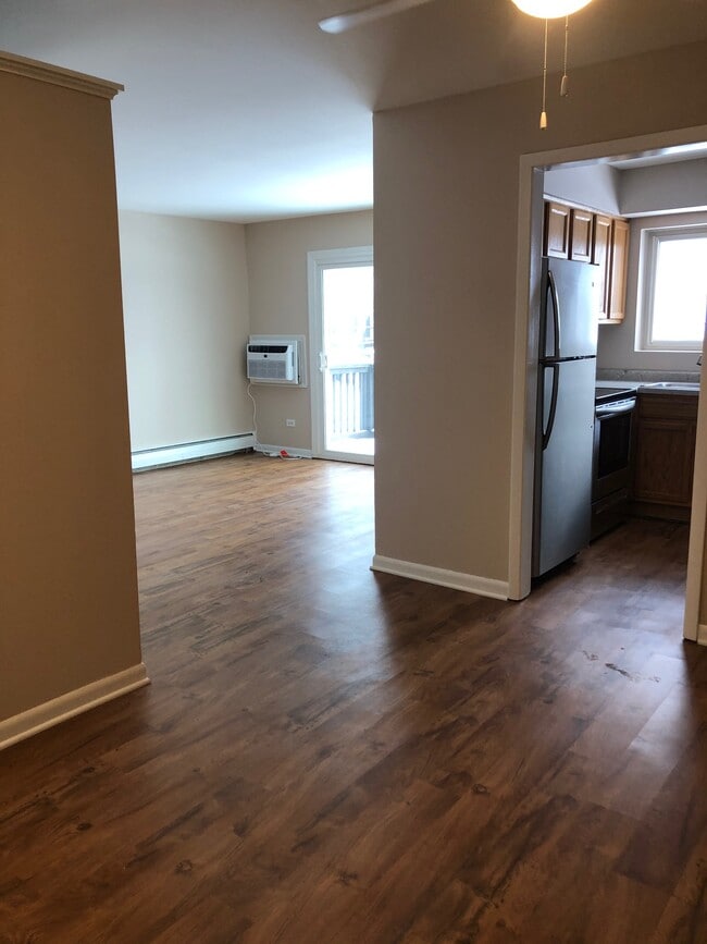 Entryway - 268 N Carter St