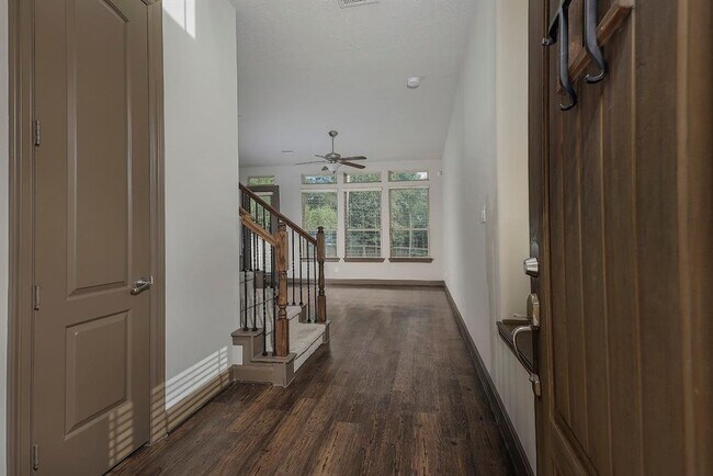 Building Photo - 18 Aventura Pl
