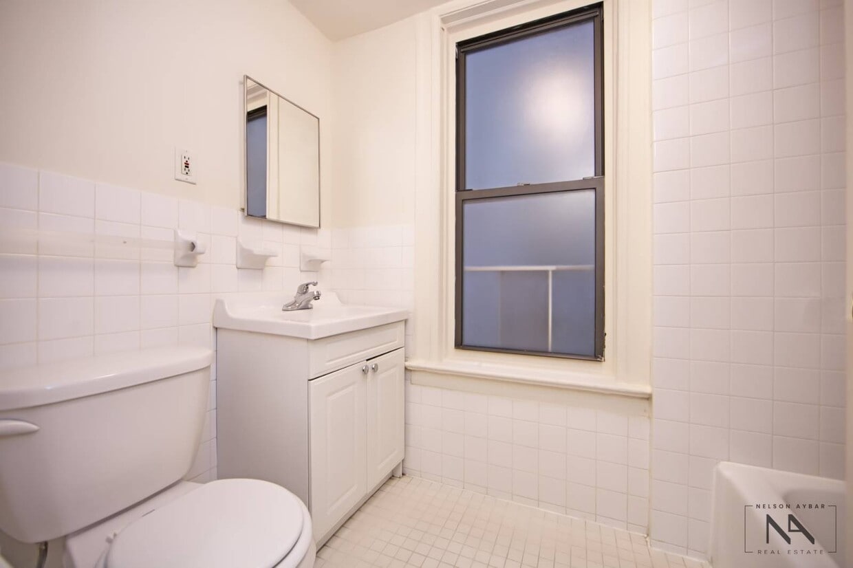 Building Photo - 767 Union St