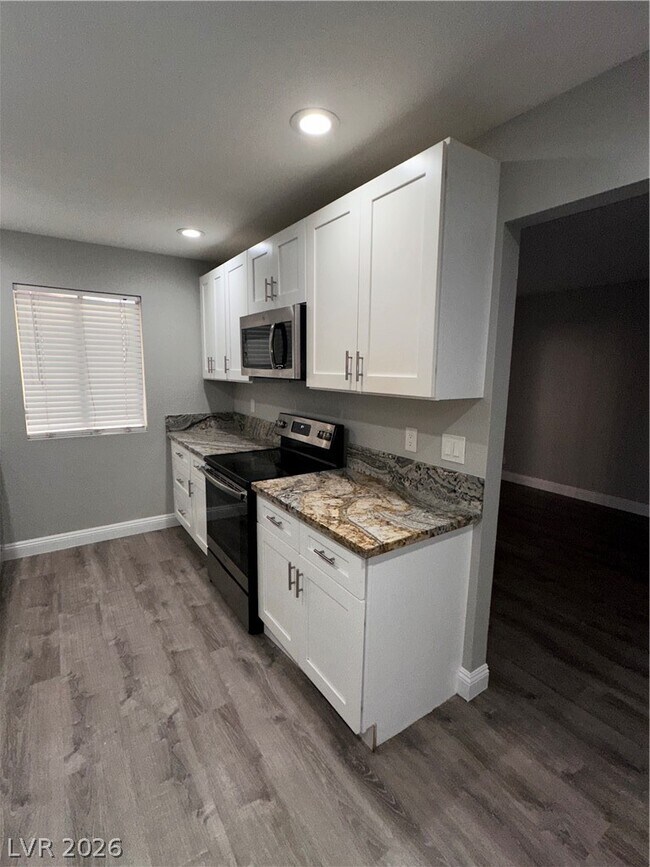 Foto del edificio - 4310 Sandy River Dr