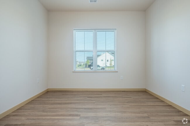 1BR, 1BA - 686SF -Bedroom - Pleasant Hill Place