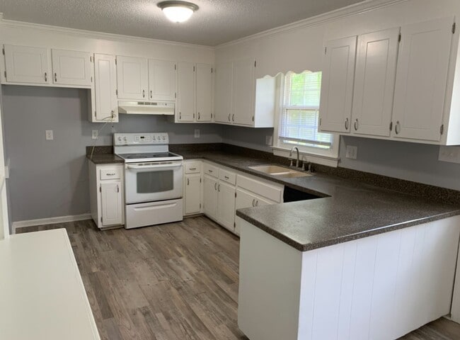 Building Photo - 932 Brandywine Ln